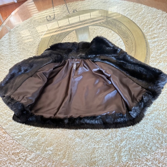 Banana Republic Capelet Womens XS/S Black Faux Fur Shawl Collared Evening - Picture 5 of 6